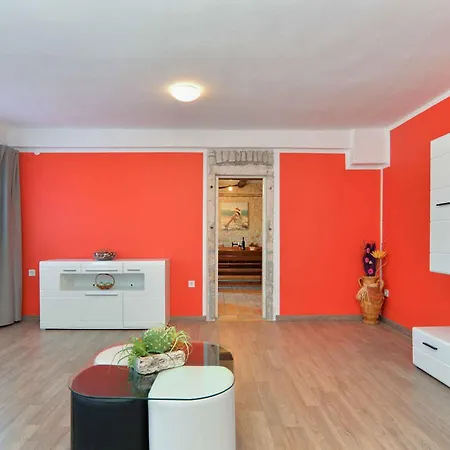 Appartement With A - C In Mrgani-istrien 44567 Mrgani