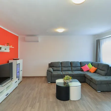 With A - C In Mrgani-istrien 44567 Appartement